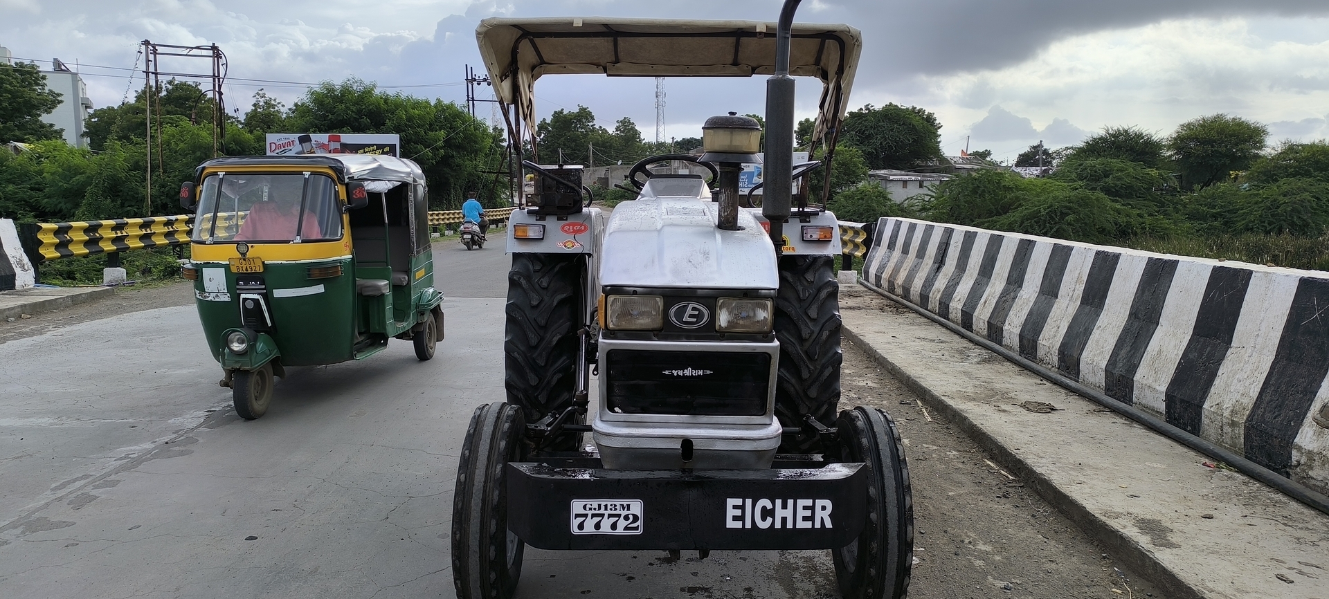 આઇશર 380 ડિઆઇ વેચવા નુ છે