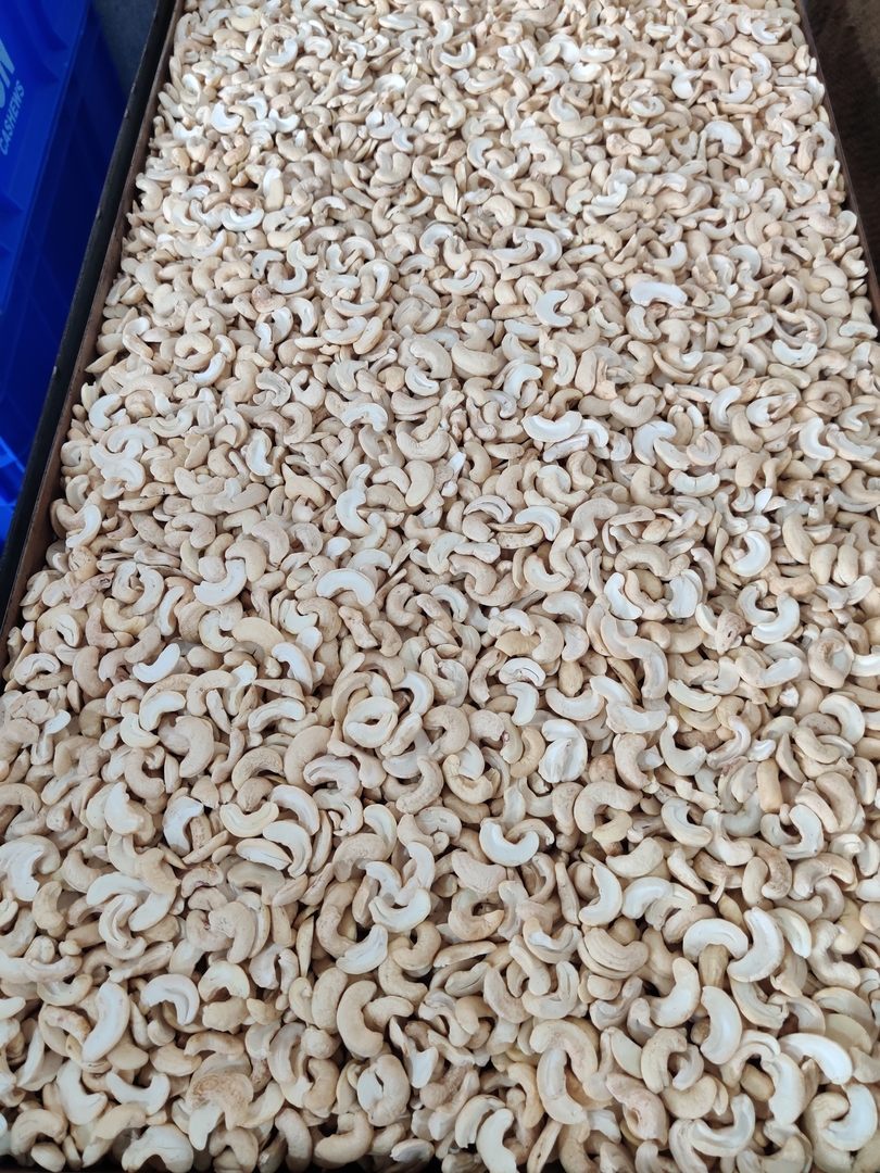 Split Cashews