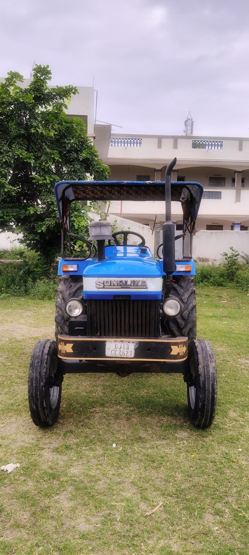 સોનાલિકા 740 ડિઆઇ વેચવા નું છે